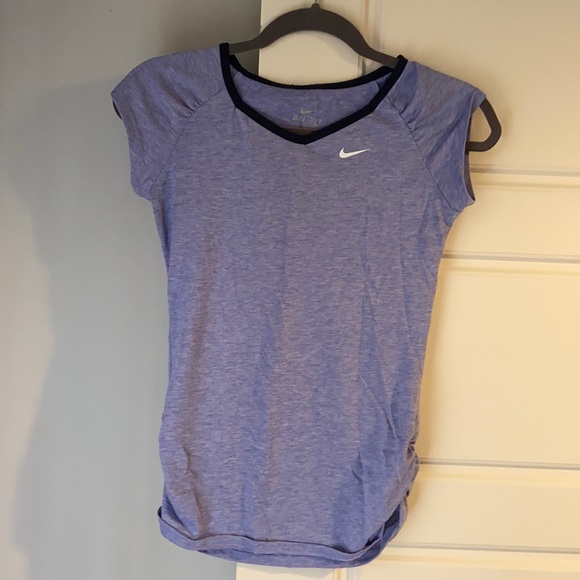 Nike dry-fit top - Picture 1 of 4